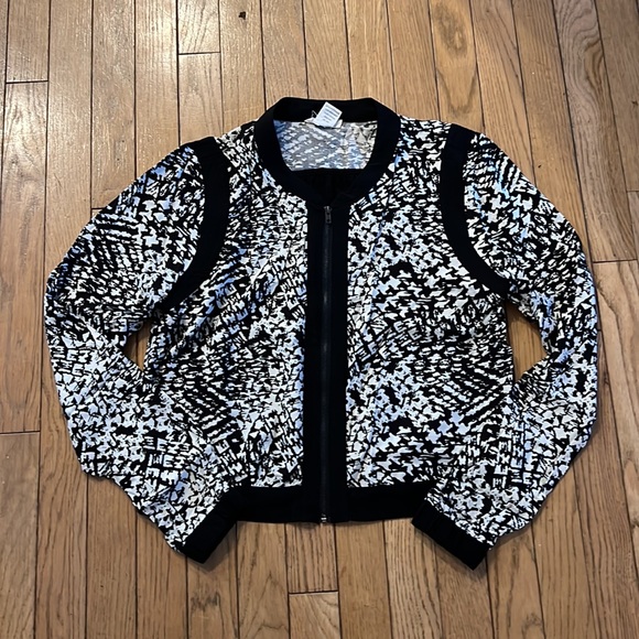 Black and white lightweight jacket - Picture 5 of 12